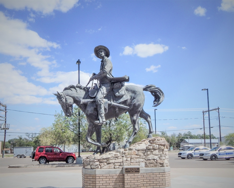 2017_0921-Pat-Garrett-Statue_edited.jpg